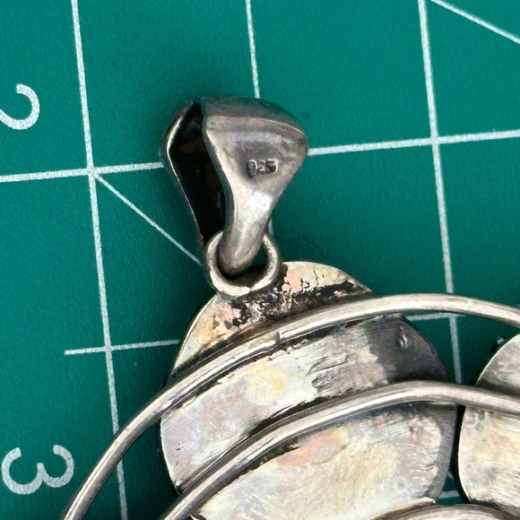 Sleeping beauty Southwestern naja sterling silver pendant - Picture 10 of 10